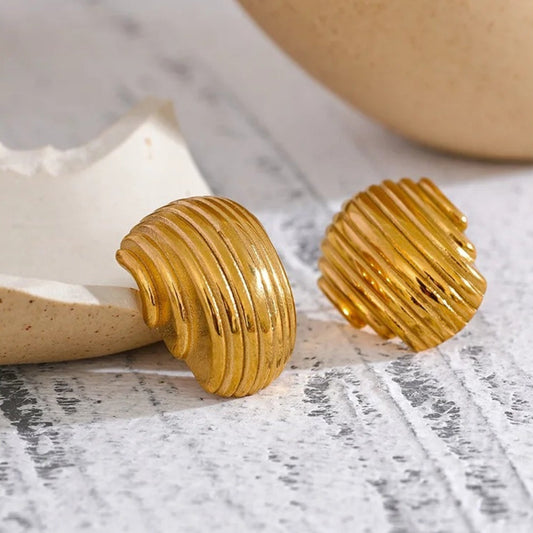 Vintage Gold Ribbed Hoop Earrings-Ariette Jewelry