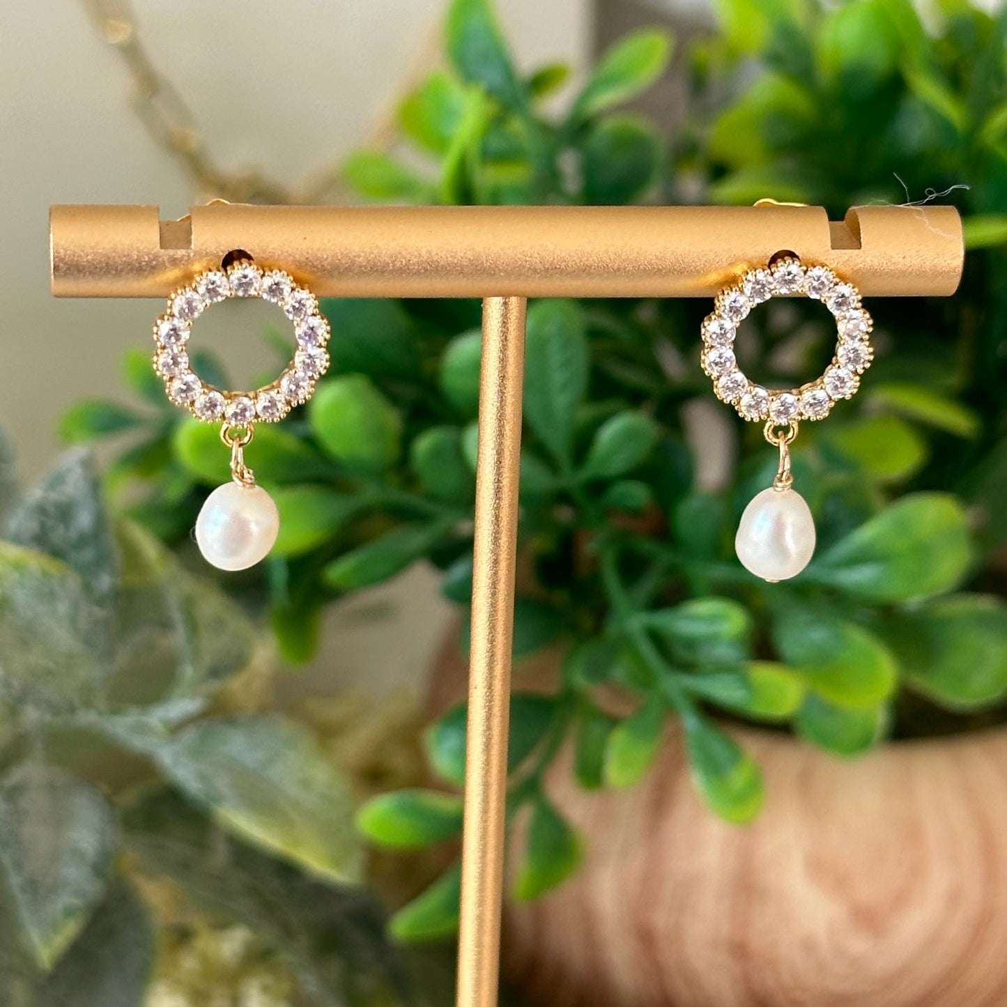 Belina Open Circle Pearl Earrings-Ariette Jewelry
