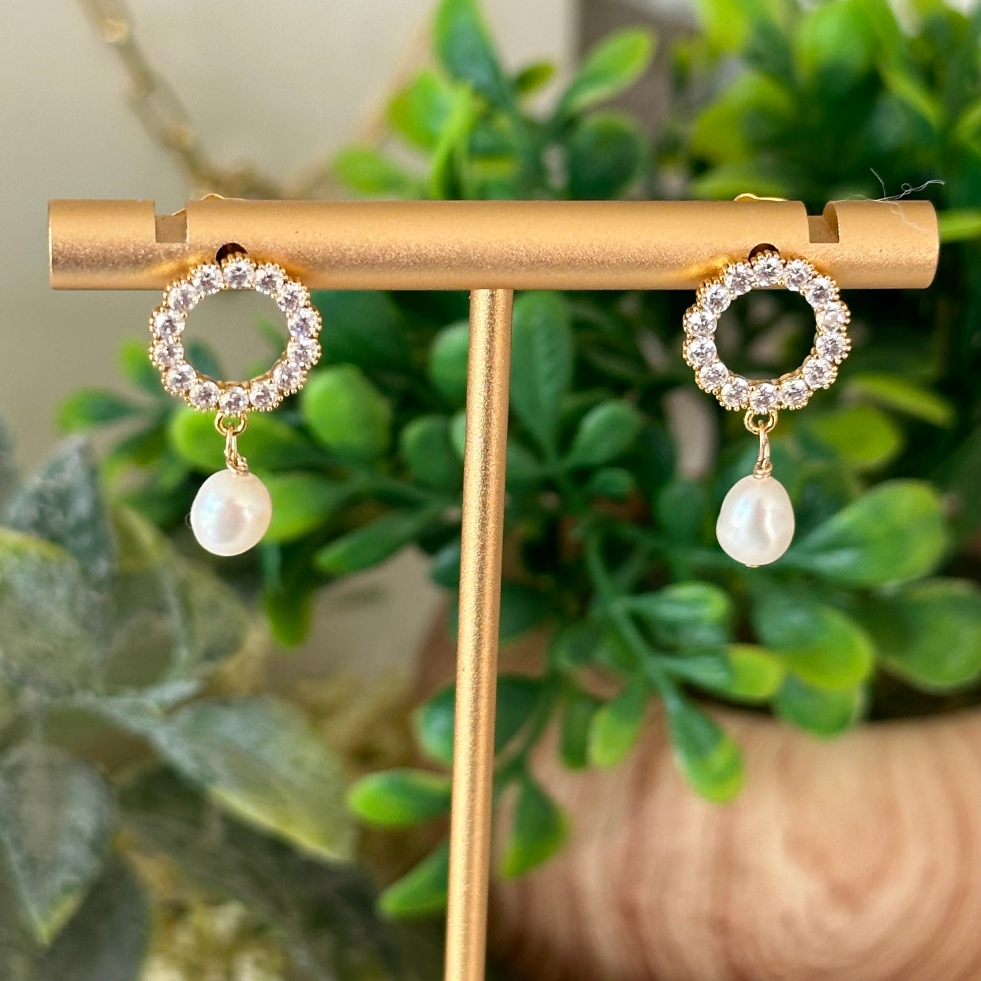 Belina Open Circle Pearl Earrings-Ariette Jewelry