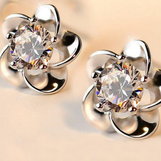 Vintage Bright Silver Flower Earrings-Ariette Jewelry