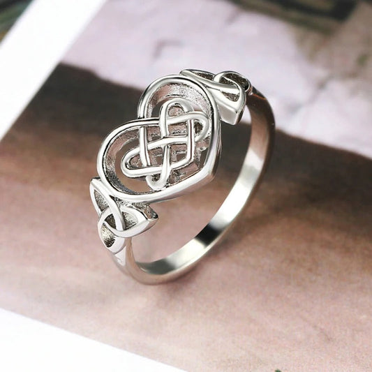 Classic Silver Heart-Shaped Celtic Knot Ring-Ariette Jewelry