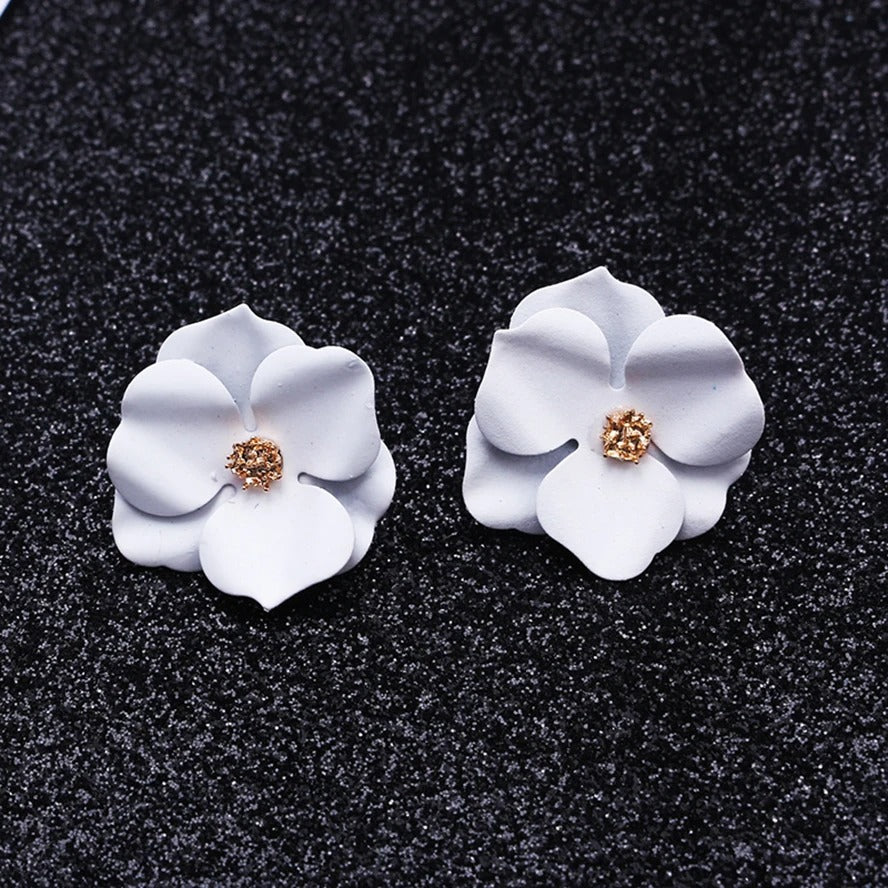 Vintage White Flower Earrings-Ariette Jewelry