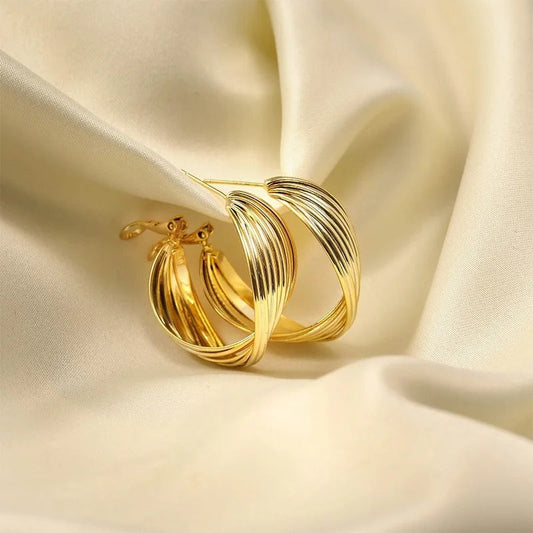 Vintage Geometric Gold Round Earrings-Ariette Jewelry