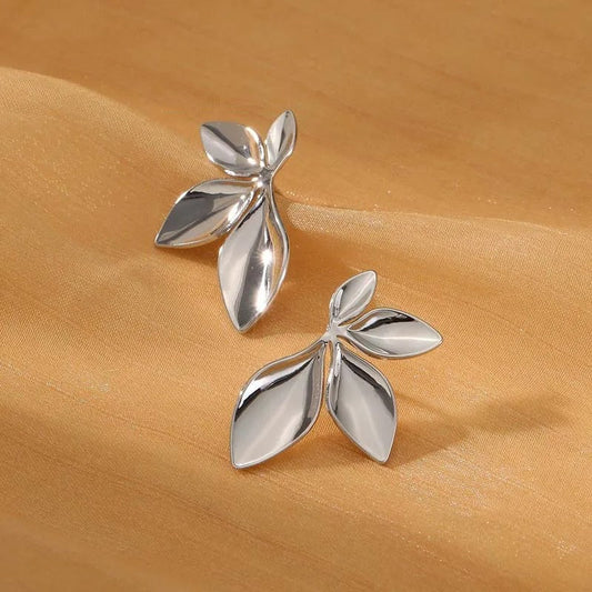 Vintage Silver Floral-Inspired Leaf Earrings-Ariette Jewelry