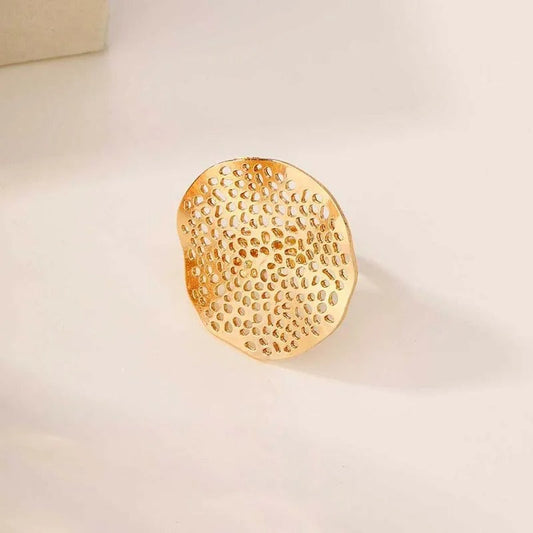 Vintage Gold Cut-Out Pattern Ring-Ariette Jewelry
