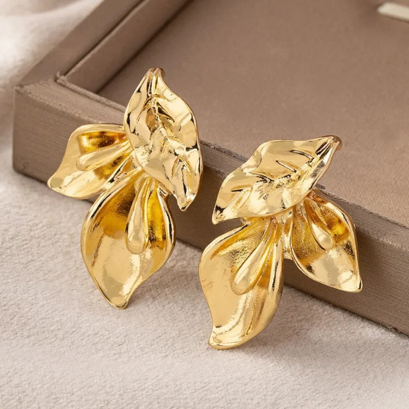 Vintage Gold Asymmetric Leaf Flower Stud Earrings-Ariette Jewelry