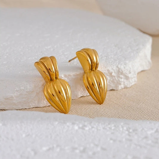 Vintage Sculpted Gold Stud Earrings-Ariette Jewelry