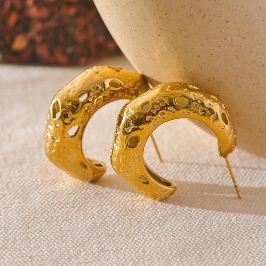 Vintage Hammered Gold Hoop Earrings-Ariette Jewelry